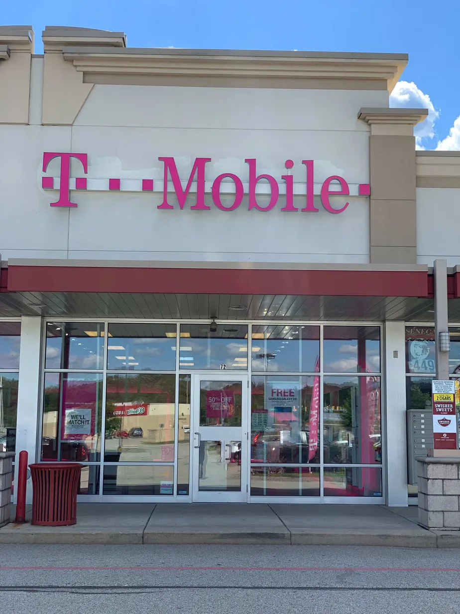 Exterior photo of T-Mobile store at Highlands Mall Dr & Freeport Rd, Natrona Heights, PA