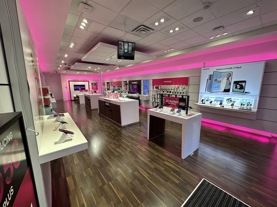 Interior photo of T-Mobile Store at Parkway Central Center, Arlington, TX