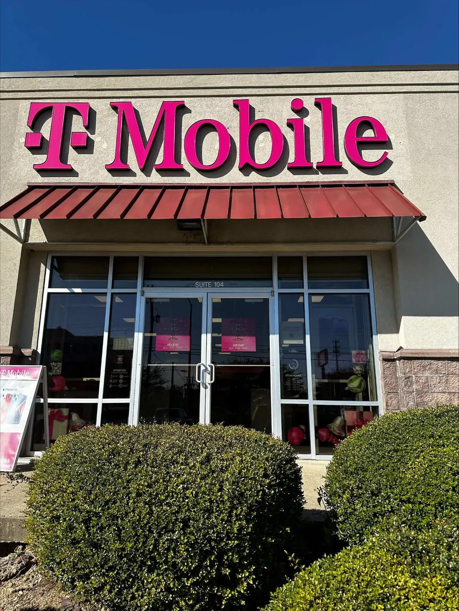  Exterior photo of T-Mobile Store at Summer Av & N White Station Rd, Memphis, TN 