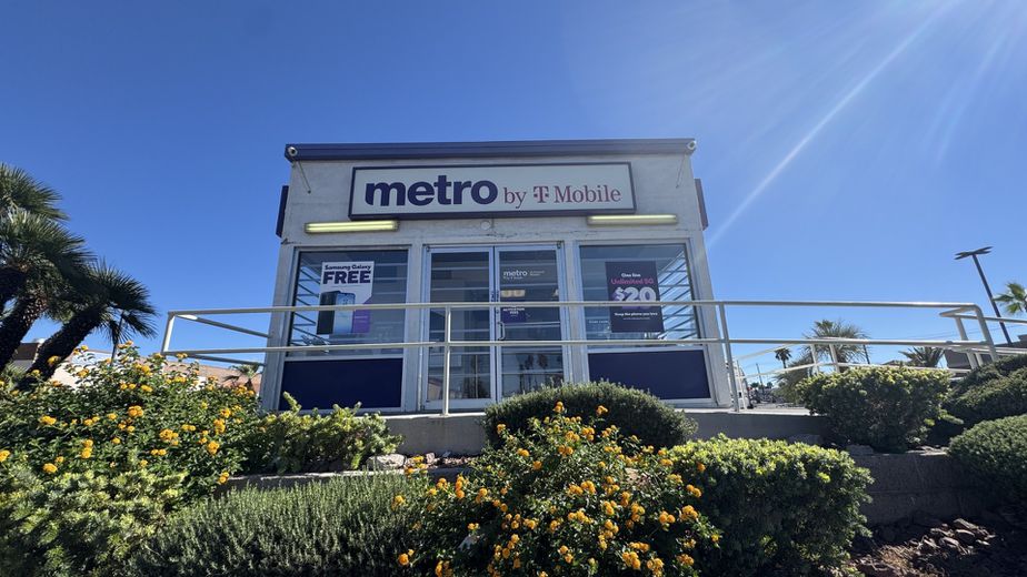 Metro by T-Mobile 1249 E Sahara Ave - 1249 E Sahara Ave 