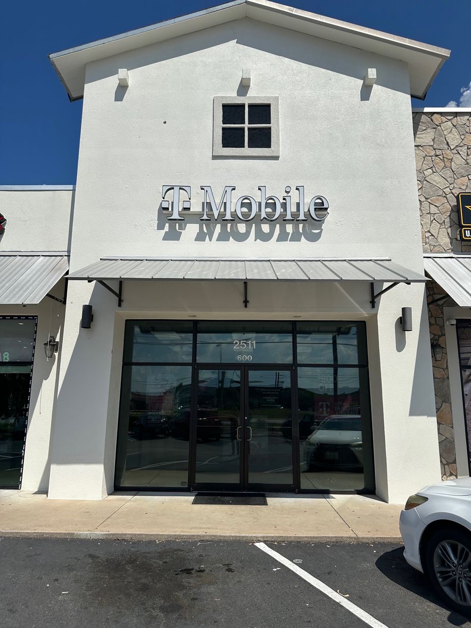 Exterior photo of T-Mobile Store at US Hwy 281 & Trade St, Marble Falls, TX