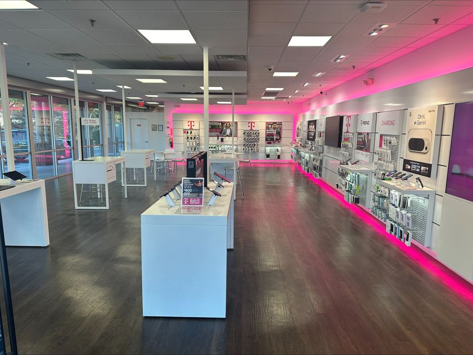 Interior photo of T-Mobile Store at Whitesburg & Airport, Huntsville, AL