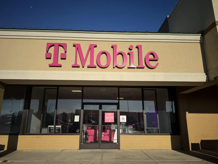  Exterior photo of T-Mobile Store at E Clifty Dr & Ivy Tech Dr, Madison, IN 