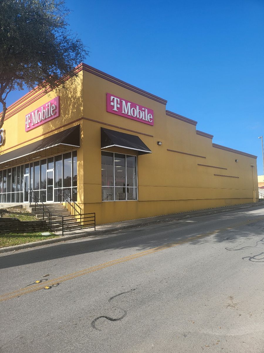 Exterior photo of T-Mobile Store at Embassy Oaks, San Antonio, TX