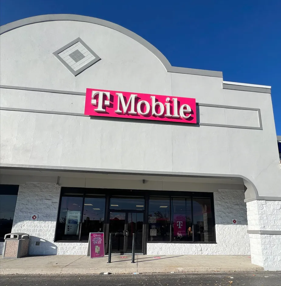 Exterior photo of T-Mobile Store at Sand Lake & Golden Sky, Orlando, FL