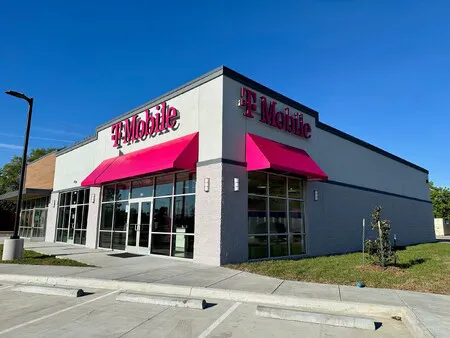  Exterior photo of T-Mobile Store at Parkerson & I-10, Crowley, LA 