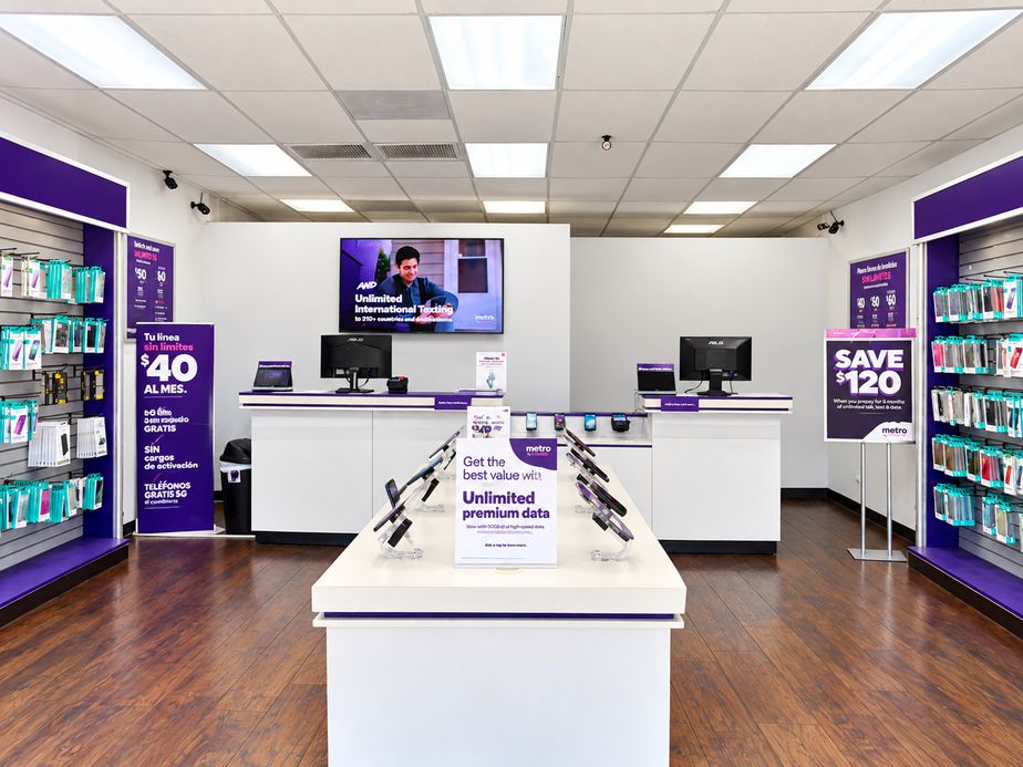 Metro by T-Mobile 1840 W Southern Ave - 1840 W Southern Ave 