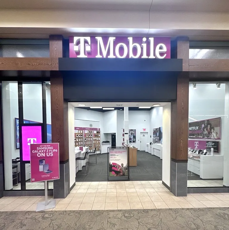  Exterior photo of T-Mobile Store at Galleria at Pittsburgh Mills, Tarentum, PA 