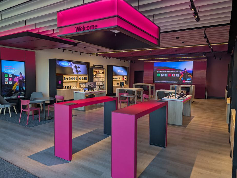  Interior photo of T-Mobile Store at Douglas & Mulberry, LEES SUMMIT, MO 