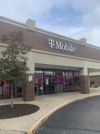  Exterior photo of T-Mobile Store at North Ave & Clybourn Ave, Chicago, IL 