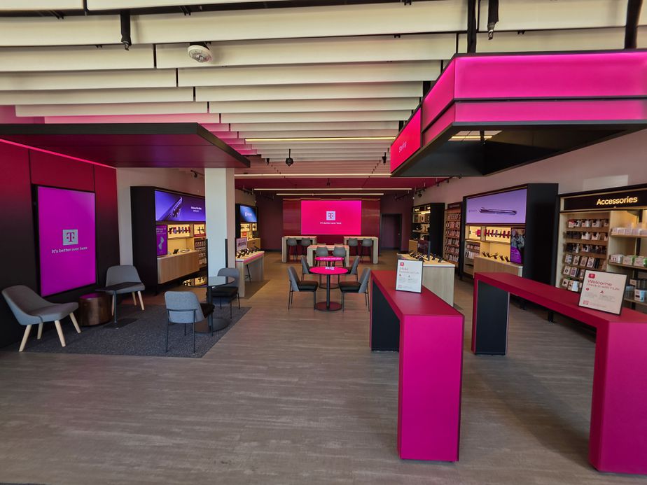  Interior photo of T-Mobile Store at Dulles Retail Pl & Columbia Pl, Sterling, VA 