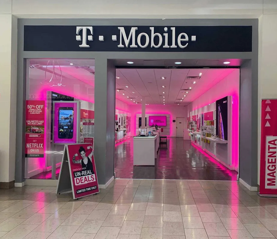 Exterior photo of T-Mobile store at Northwest Arkansas Mall, Fayetteville, AR
