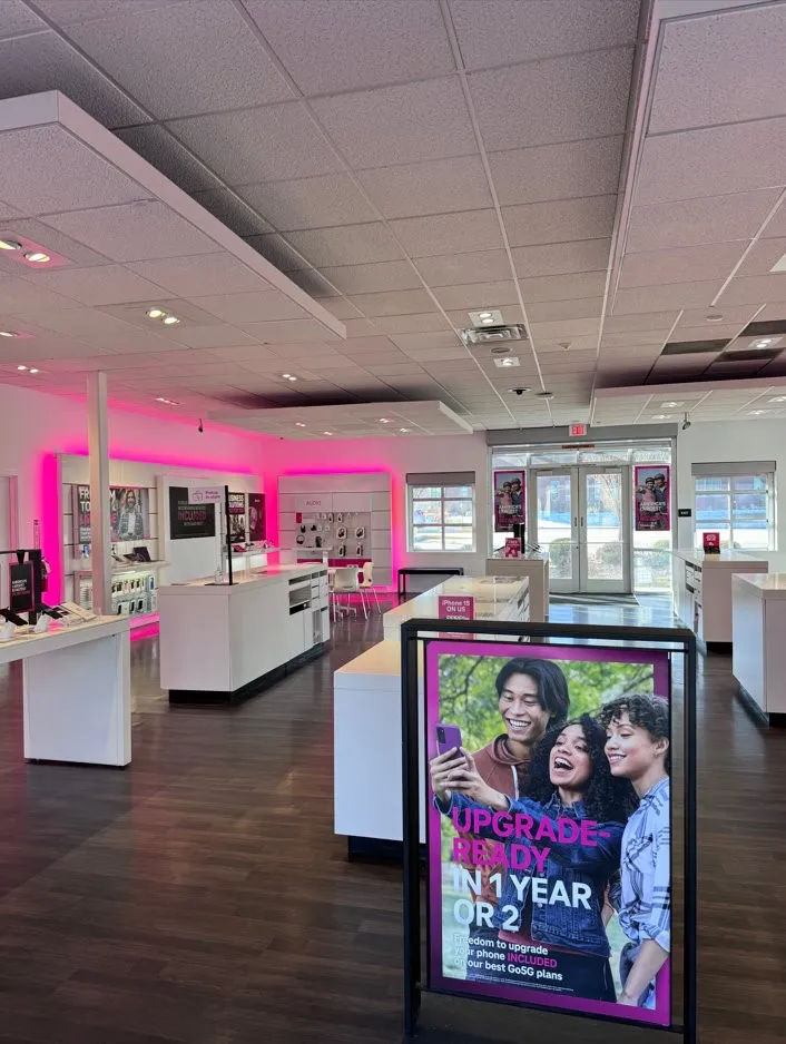  Interior photo of T-Mobile Store at 3500 S & 3600 W, West Valley City, UT 