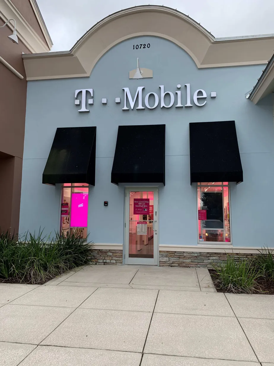 Exterior photo of T-Mobile store at Route 54 & Duck Slough Blvd, Trinity, FL