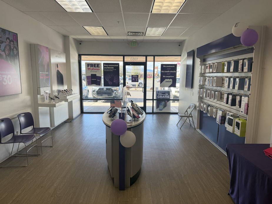 Metro by T-Mobile 1363 S State St - 1363 S State St 