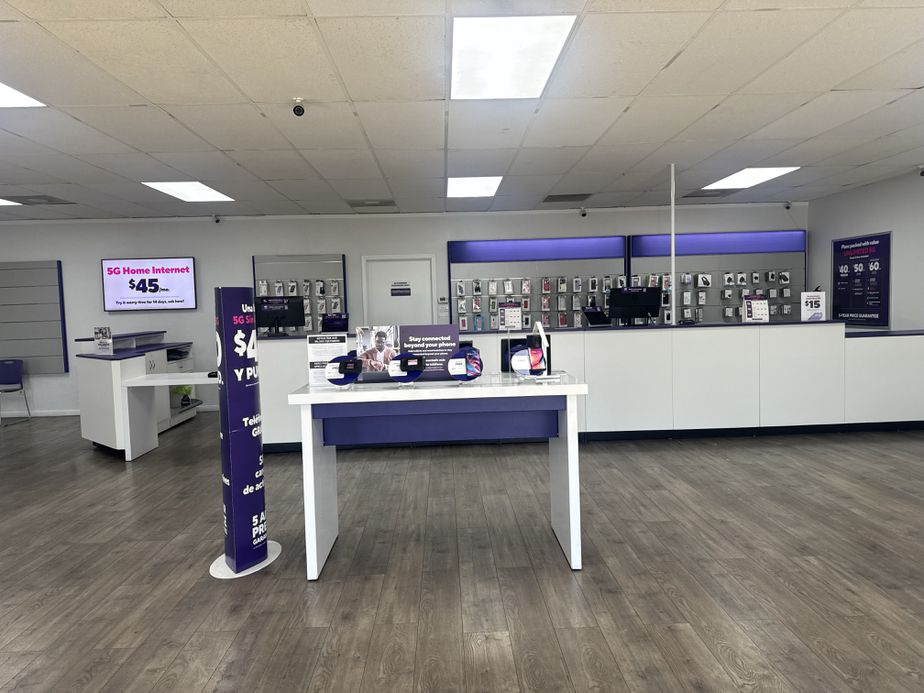 Metro by T-Mobile 10014 Rosedale Hwy - 10014 Rosedale Hwy 