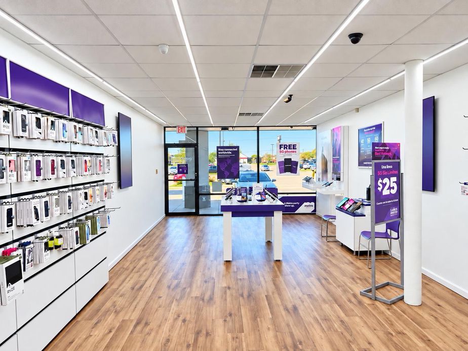 Metro by T-Mobile 3506 Lakeview Pkwy - 3506 Lakeview Pkwy 