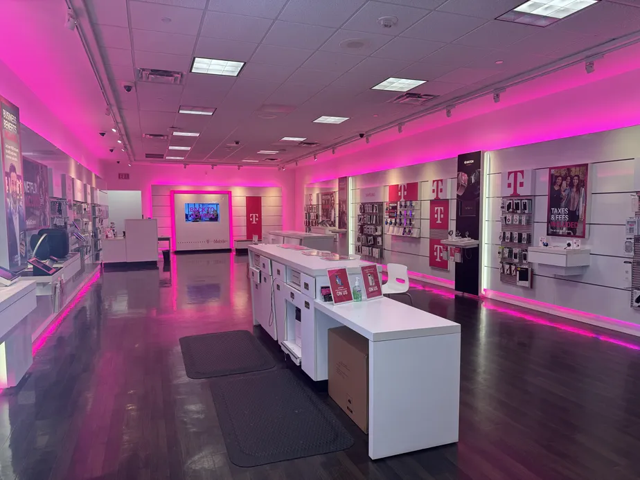  Interior photo of T-Mobile Store at The Shops At Mission Viejo, Mission Viejo, CA 