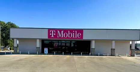 Exterior photo of T-Mobile Store at W Commerce St & Looney St, Brownwood, TX