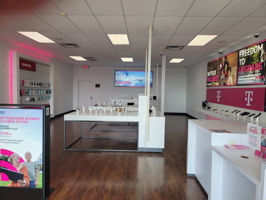 Interior photo of T-Mobile Store at N Main St & Carlos G Parker Blvd NW, Taylor, TX