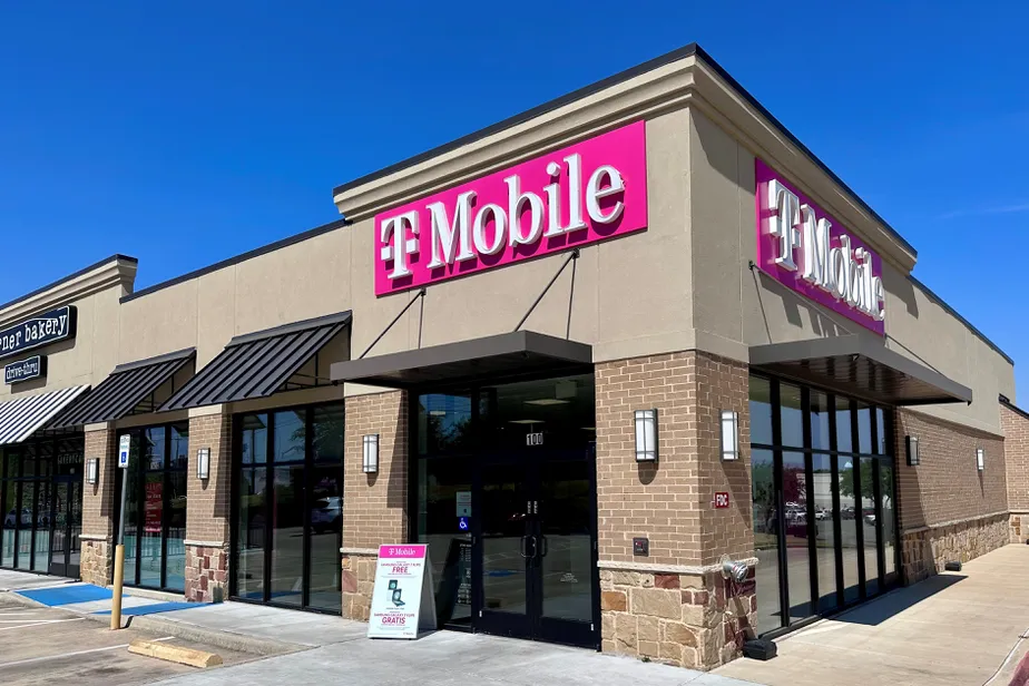 Exterior photo of T-Mobile Store at Hurst - Precinct, Hurst, TX