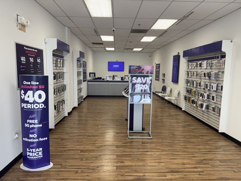 Metro by T-Mobile 332 W Trenton Ave - 332 W Trenton Ave