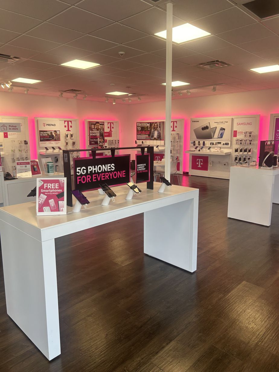 Interior photo of T-Mobile Store at AL-14 & Marie Foster St, Selma, AL