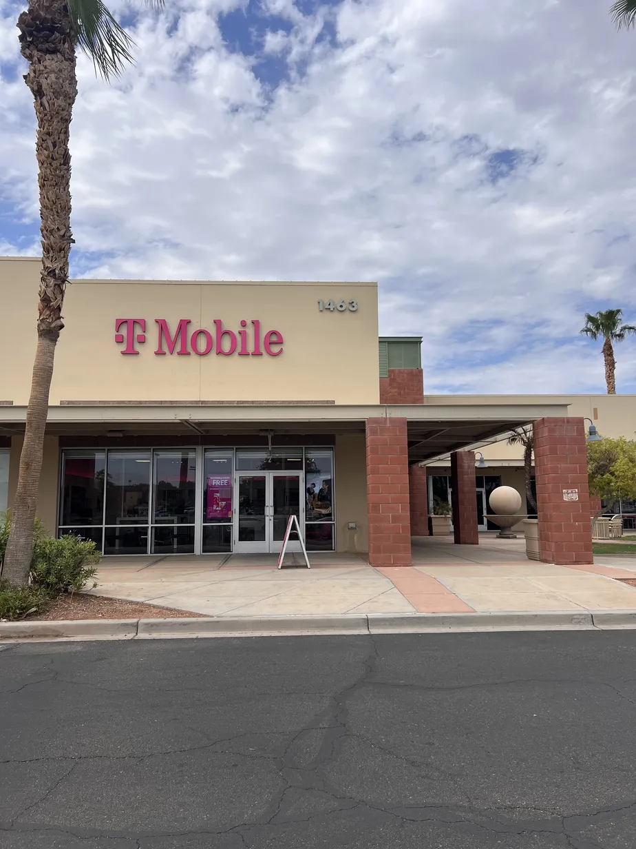  Exterior photo of T-Mobile Store at Yuma Palms Center, Yuma, AZ 