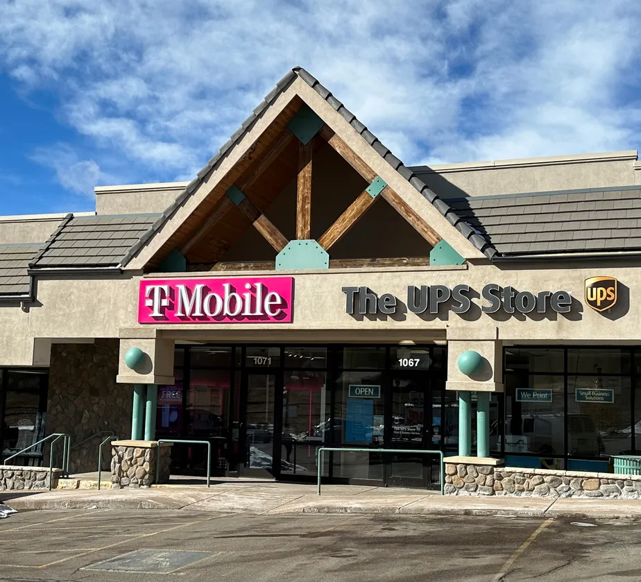  Exterior photo of T-Mobile Store at Woodland Park Plaza, Woodland Park, CO 