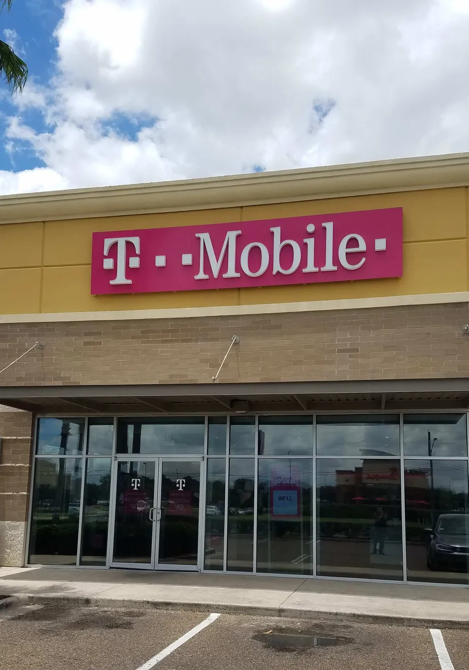 Exterior photo of T-Mobile store at W Nolana & N 29th, Mcallen, TX