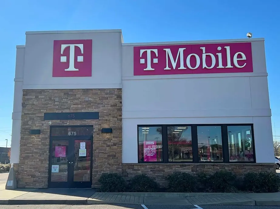 Exterior photo of T-Mobile Store at N Germantown Pkwy & Moriarty Rd, Cordova, TN