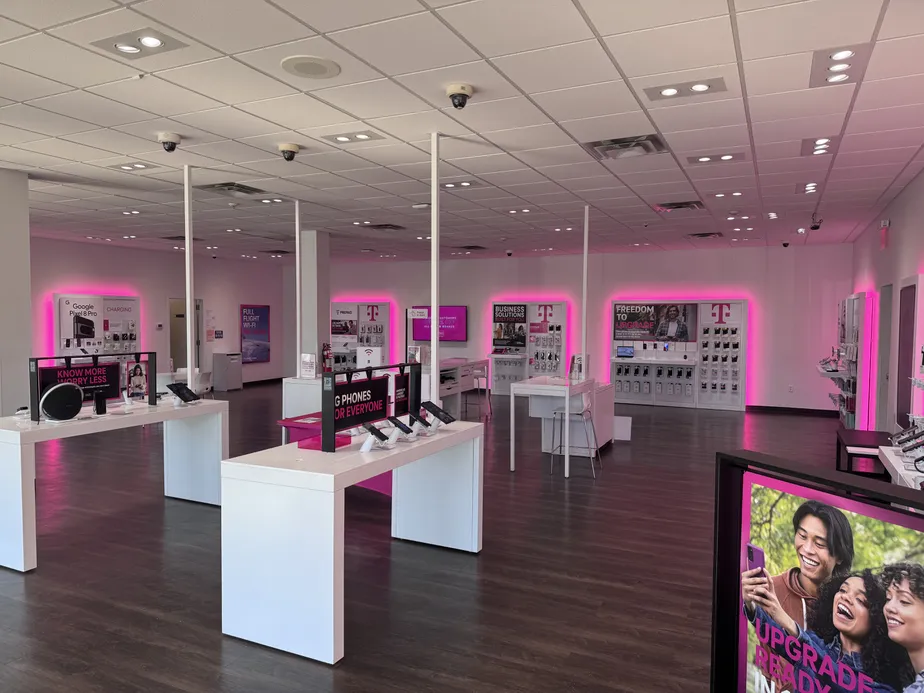 Interior photo of T-Mobile Store at 21st Street & Broadway, Long Island City, NY 