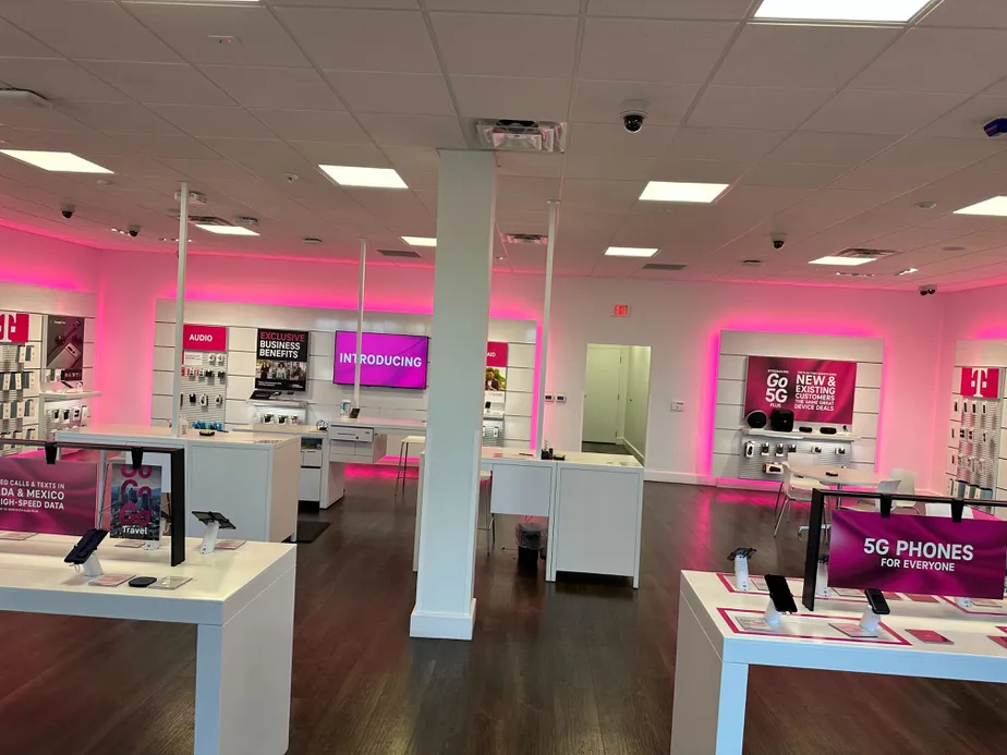Interior photo of T-Mobile Store at Richardson Crossing, Arnold, MO
