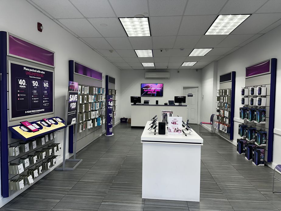 Metro by T-Mobile 217 Main St A - 217 Main St A 