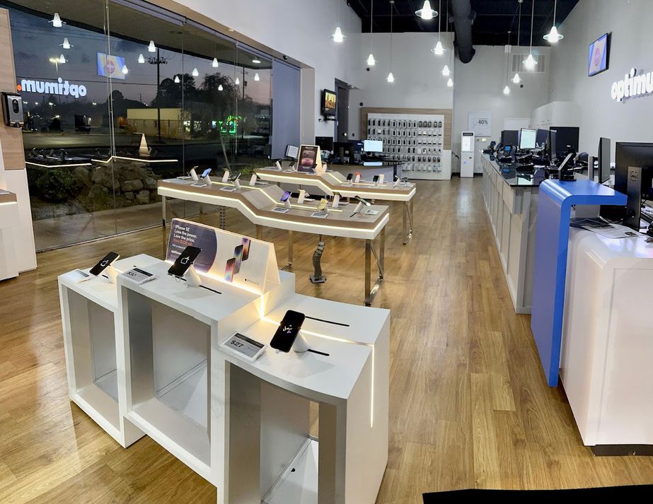  Tyler- Broadway 8243 Inside Store.jpg 