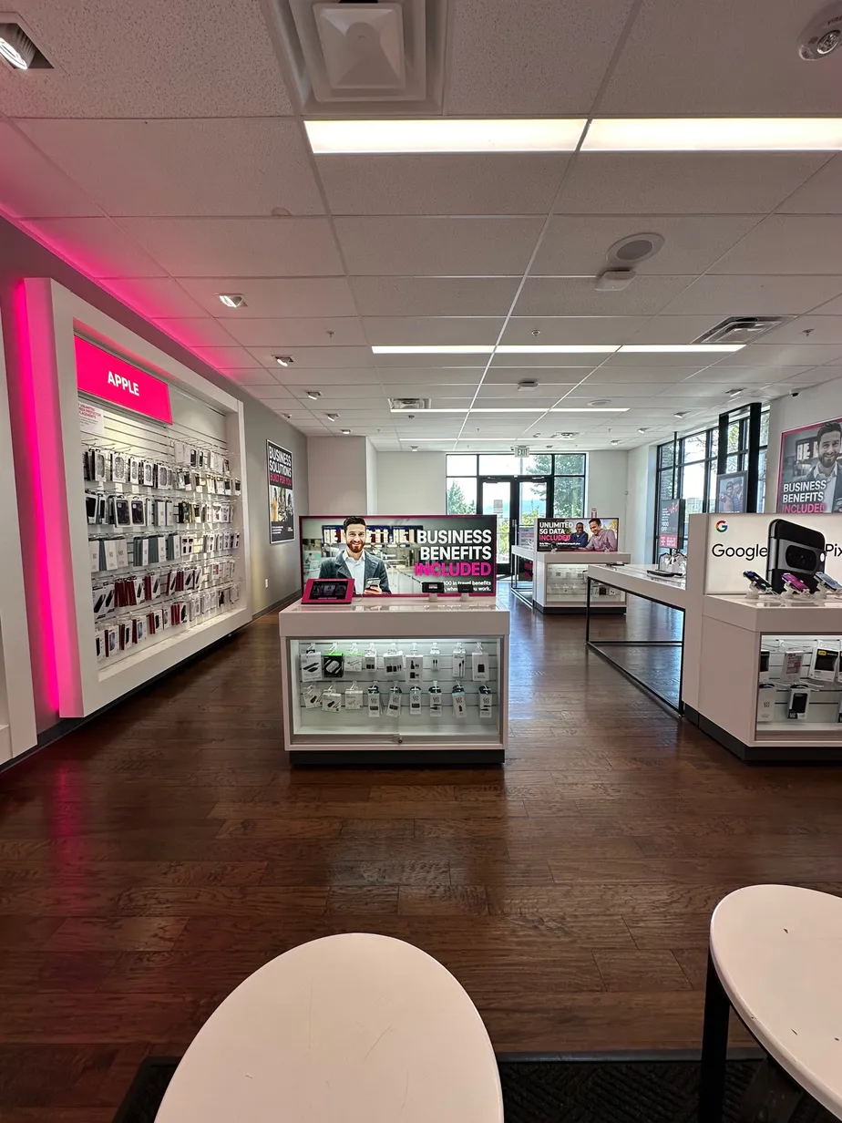  Interior photo of T-Mobile Store at Traverse Mountain Plaza, Lehi, UT 