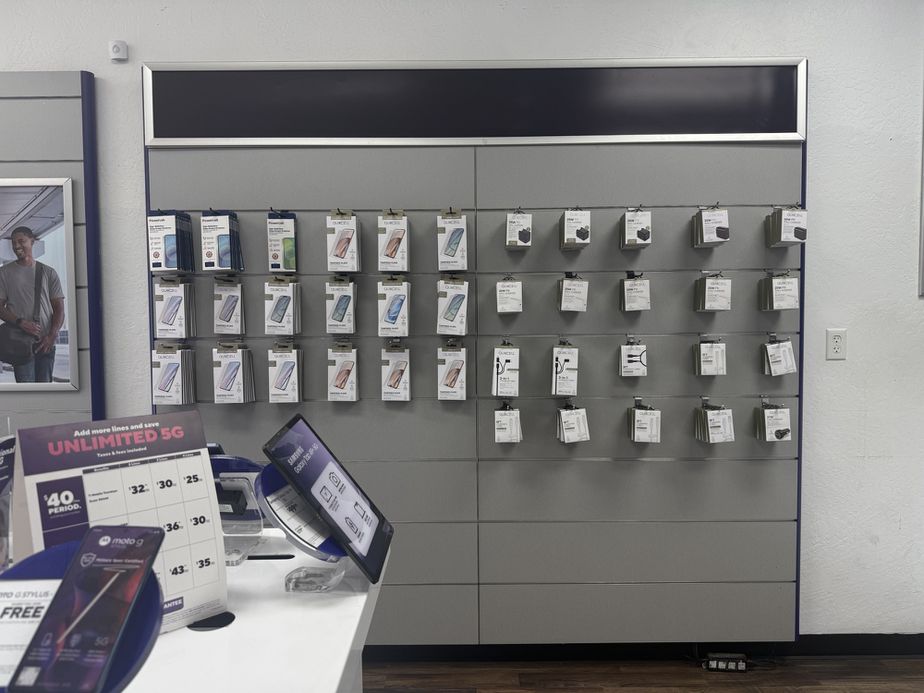 Metro by T-Mobile 1354 East Ave - 1354 East Ave 