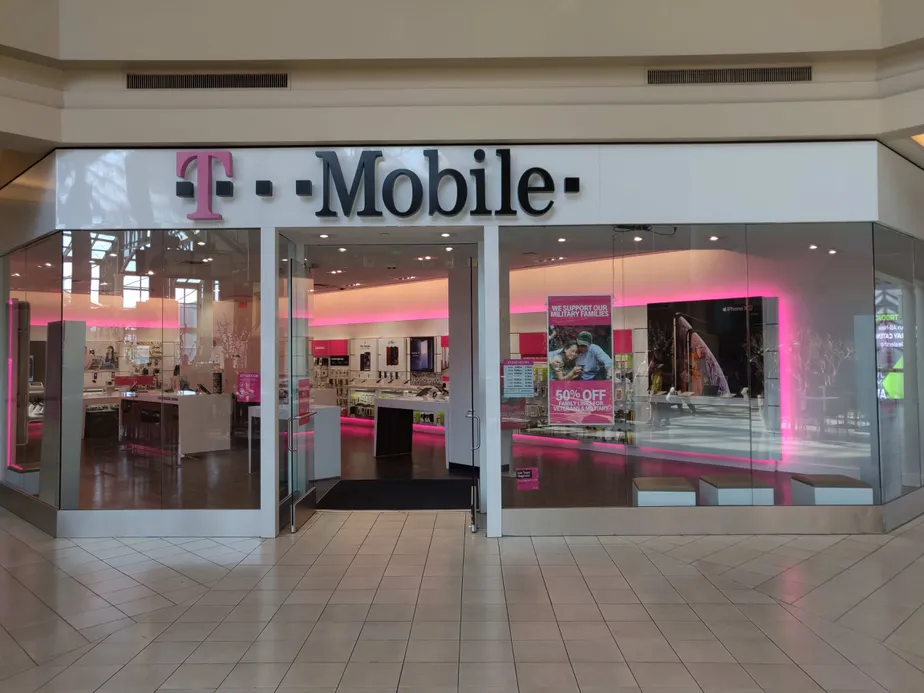 Exterior photo of T-Mobile store at Freehold Mall 1, Freehold, NJ