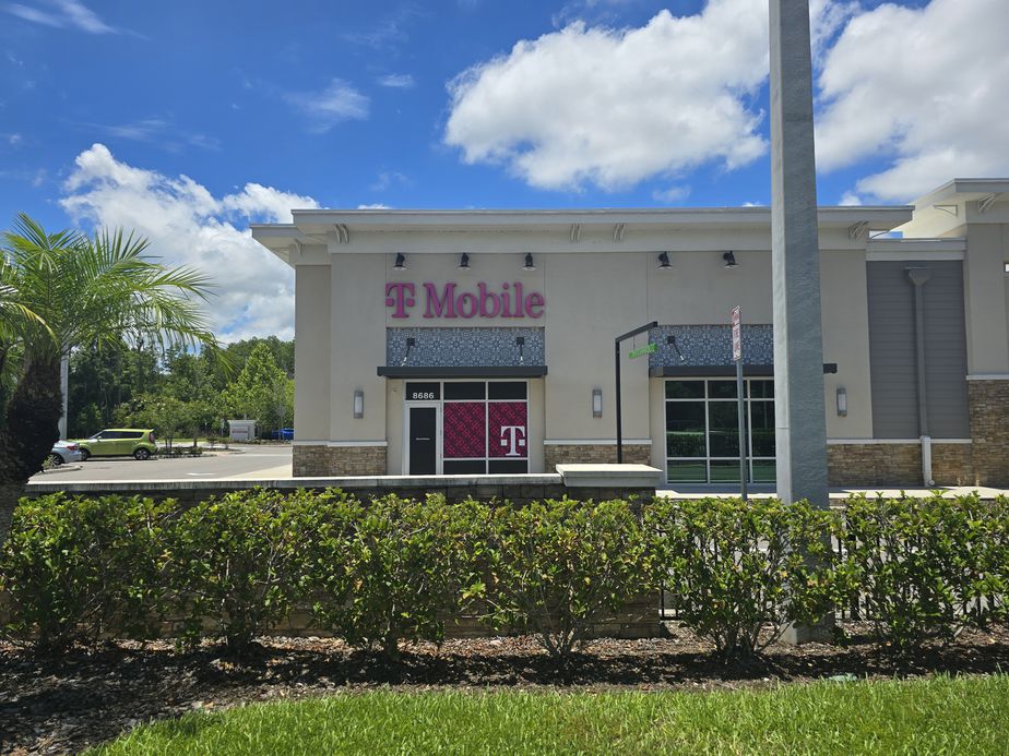 Exterior photo of T-Mobile Store at Hunters Village Plaza, Tampa, FL