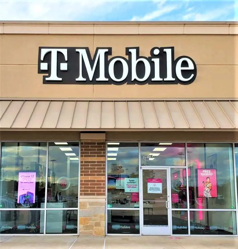  Exterior photo of T-Mobile store at Interstate 45 N & Hines Ave, Willis, TX 