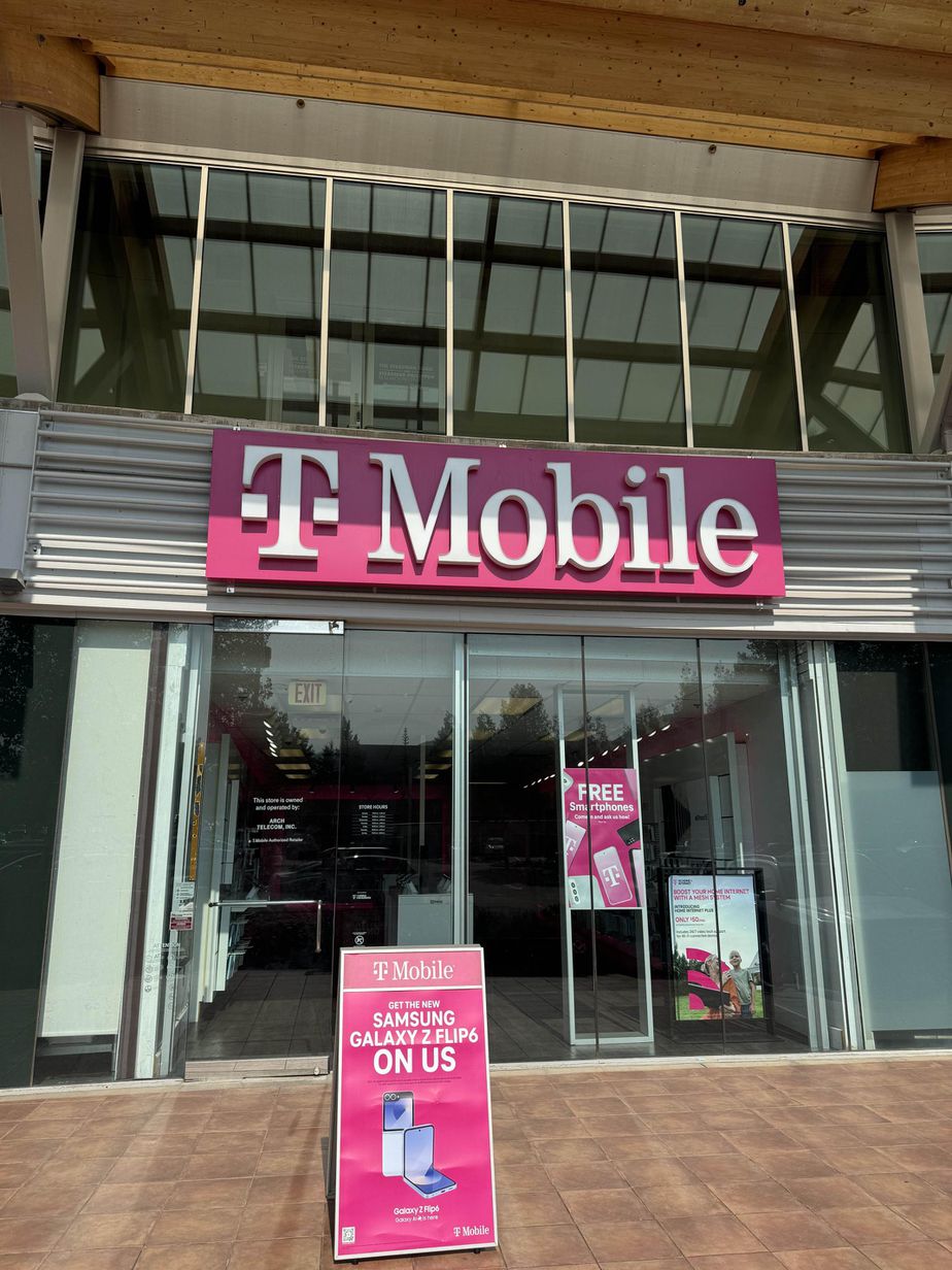 Exterior photo of T-Mobile Store at Fawcett Rd & Post Blvd, Avon, CO