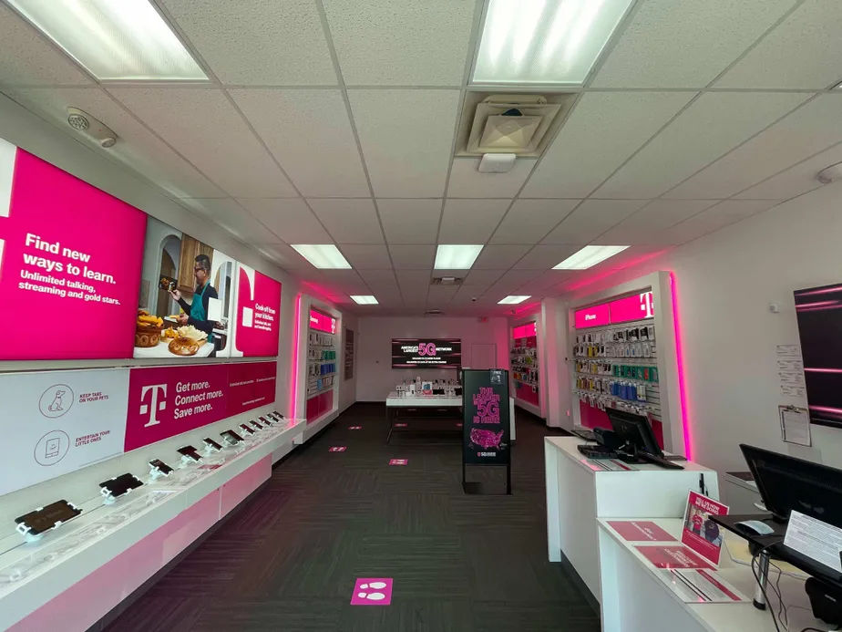  Interior photo of T-Mobile Store at N Keystone Ave & E 73rd St, Indianapolis, IN 