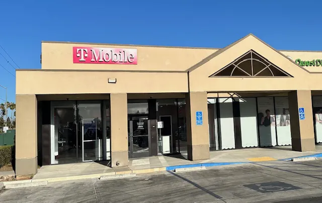  Exterior photo of T-Mobile Store at Jensen & Bethel, Sanger, CA 