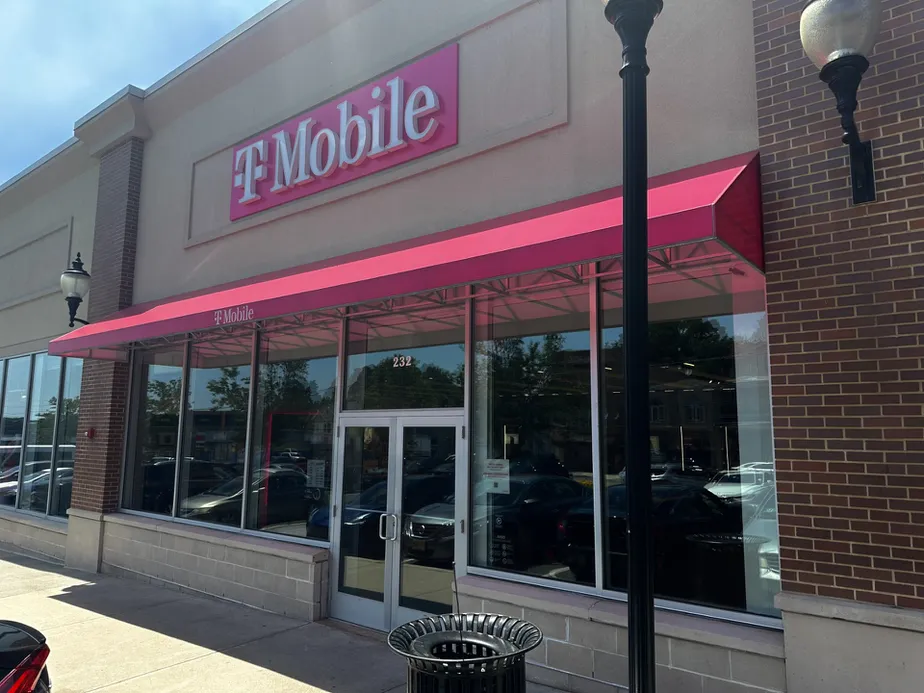  Exterior photo of T-Mobile Store at Bloomfield & Watessing, Bloomfield, NJ 