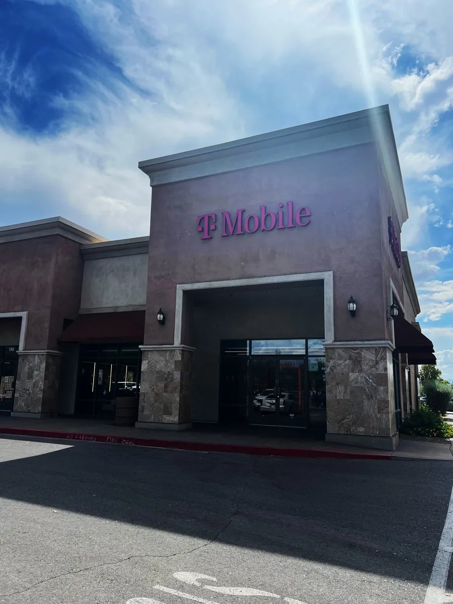 Exterior photo of T-Mobile Store at Lake Mead & Water, Henderson, NV