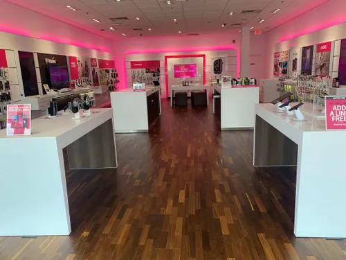 Iphone 12 Pro At T Mobile Touhy Ave Central Ave Niles Il