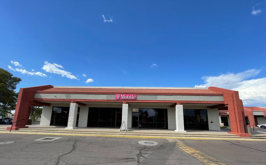 Exterior photo of T-Mobile Store at Dobson & Baseline, Mesa, AZ