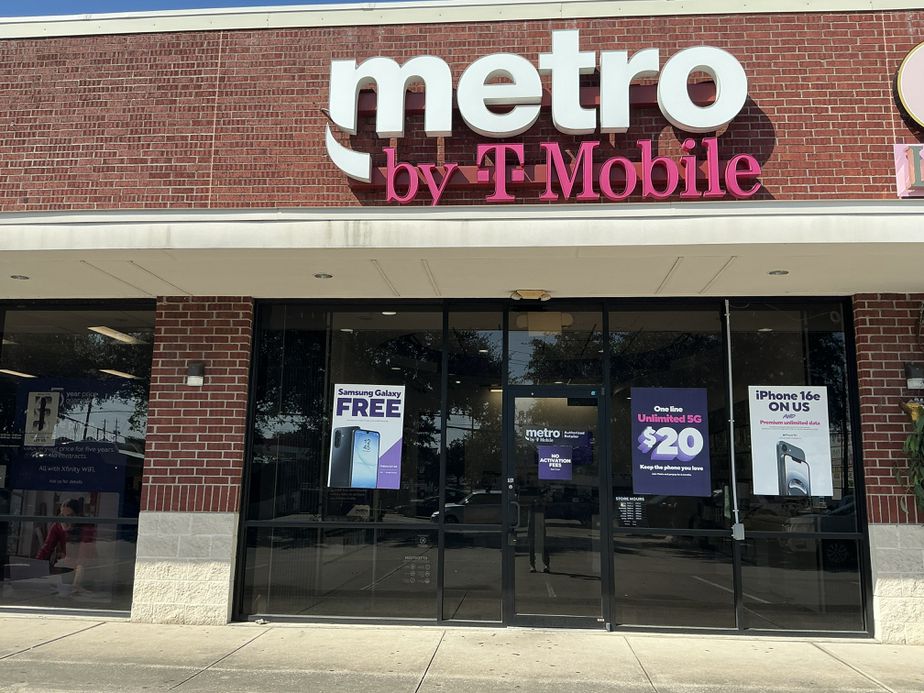 Metro by T-Mobile 12602 Westheimer Rd - 12602 Westheimer Rd 
