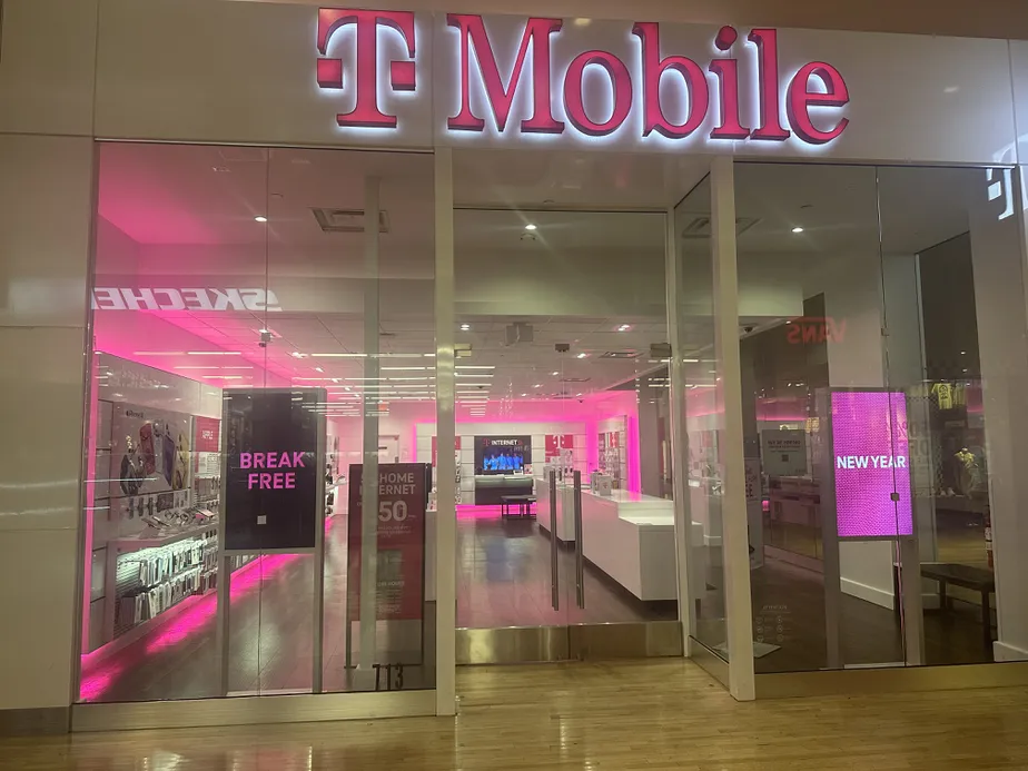  Exterior photo of T-Mobile Store at Potomac Mills, Woodbridge, VA 