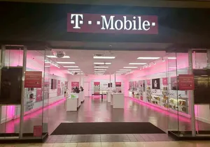 スマートフォン/携帯電話 バッテリー/充電器 T-Mobile® Products at T-Mobile Rio West Mall in Gallup, NM